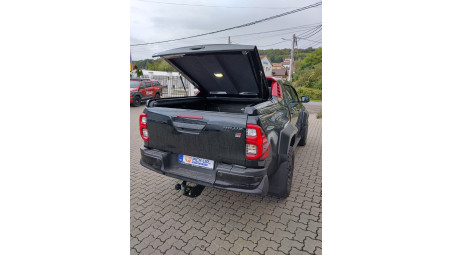 Tonneau Sport Cover, tailgate assistance installed on Toyota Hilux GR Sport II
