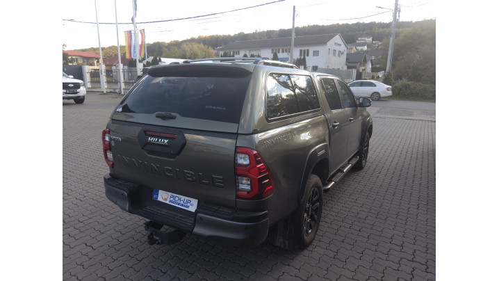 Canopy installed on Toyota Hilux 2023