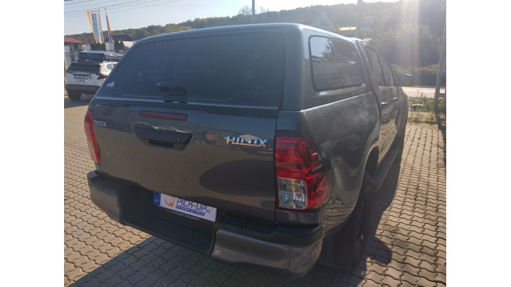 Canopy, bed liner installed on Toyota Hilux 2024