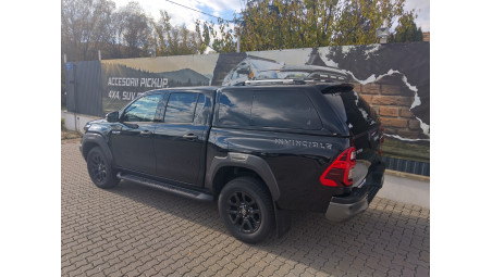 Canopy installed on Toyota Hilux 2024