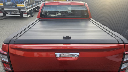 Bed liner,roll cover, towing hook installed on Isuzu D-Max 2024