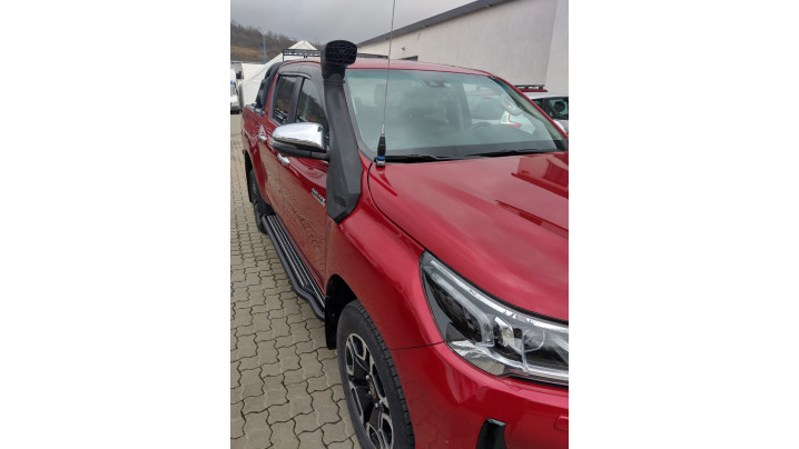 Fully equiped Toyota Hilux 2023