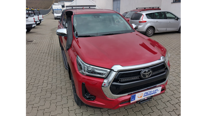 Fully equiped Toyota Hilux 2023