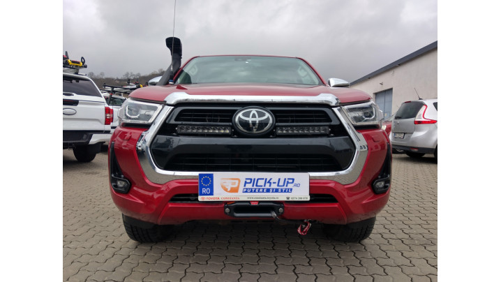 Fully equiped Toyota Hilux 2023