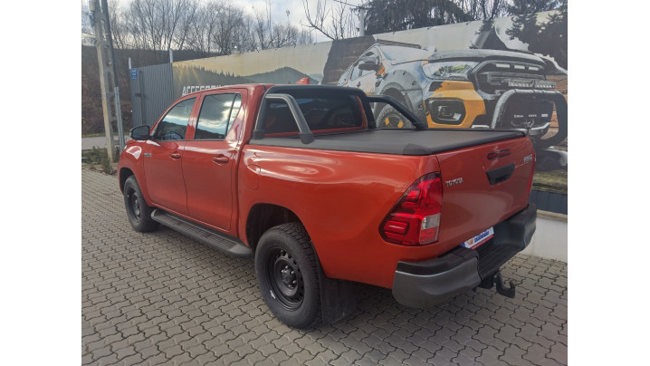 Bed liner, roll cover, rollbar installed on Toyota Hilux 2024