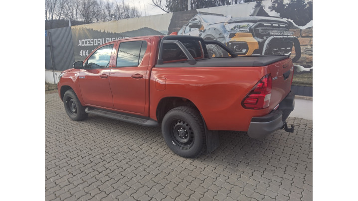 Bed liner, roll cover, rollbar installed on Toyota Hilux 2024