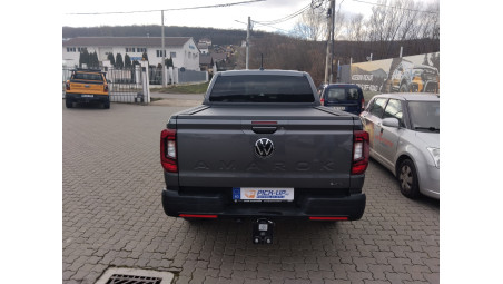 Roll cover and side steps installed on Volkswagen Amarok 2025
