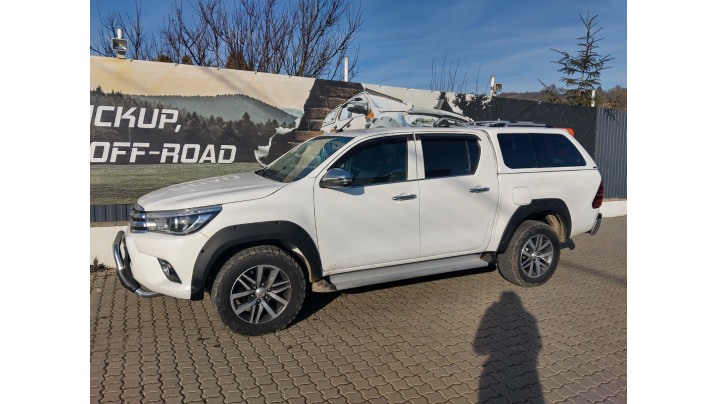 Alpha canopy installed on Toyota Hilux 2020