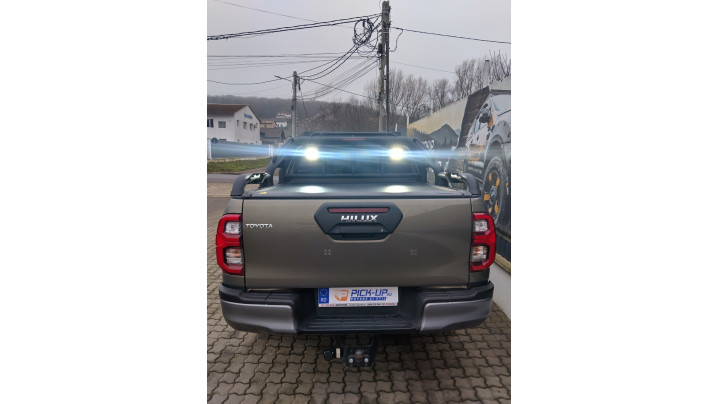 Fully equiped Toyota Hilux 2024