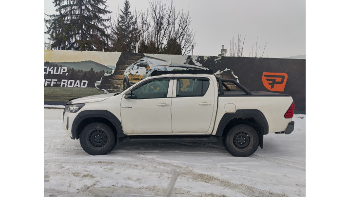 Fully equiped Toyota Hilux 2025