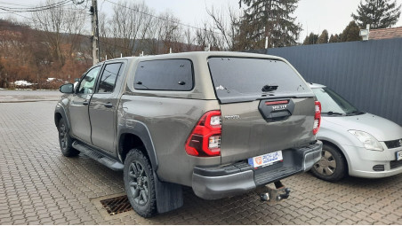 Aeroklas GSE-L canopy installed on Toyota Hilux 2025