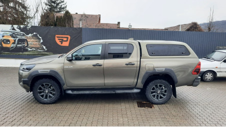 Aeroklas GSE-L canopy installed on Toyota Hilux 2025