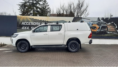 Fully equiped Toyota Hilux 2025