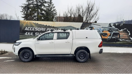 Fully equiped Toyota Hilux 2025