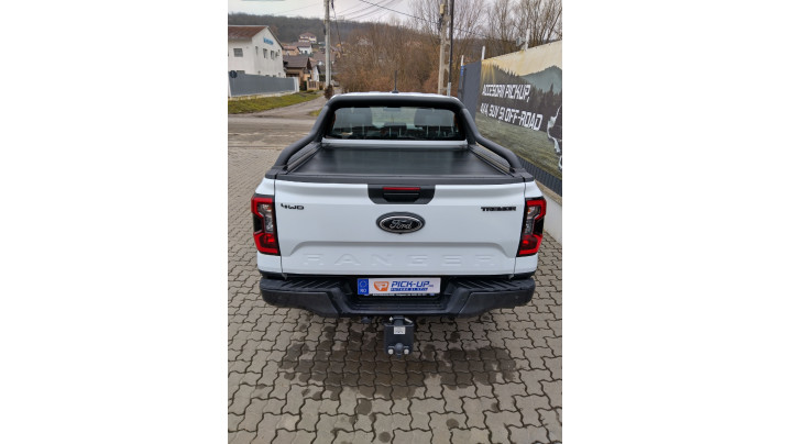 Roll cover and hood guard installed on Ford Ranger Tremor 2025