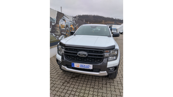 Roll cover and hood guard installed on Ford Ranger Tremor 2025