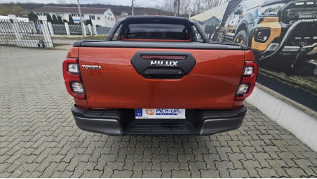 Fully equiped Toyota Hilux 2025