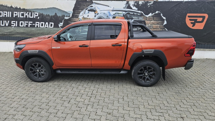 Fully equiped Toyota Hilux 2025