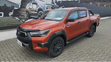 Fully equiped Toyota Hilux 2025