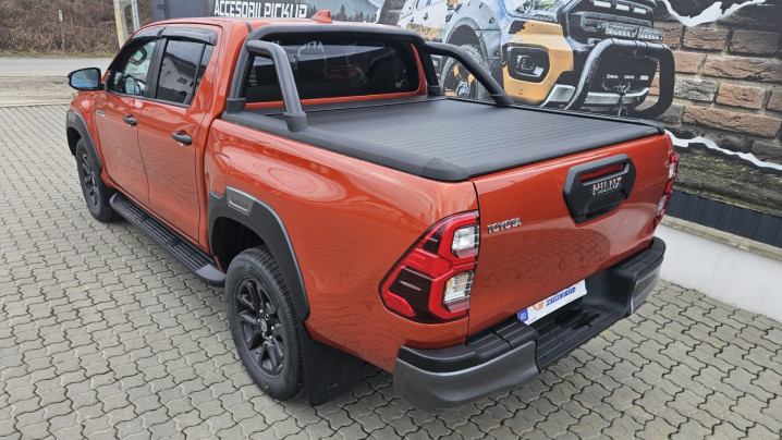 Fully equiped Toyota Hilux 2025