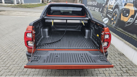 Fully equiped Toyota Hilux 2025