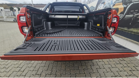 Fully equiped Toyota Hilux 2025