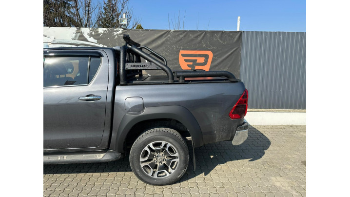 Fully equiped Toyota Hilux 2024
