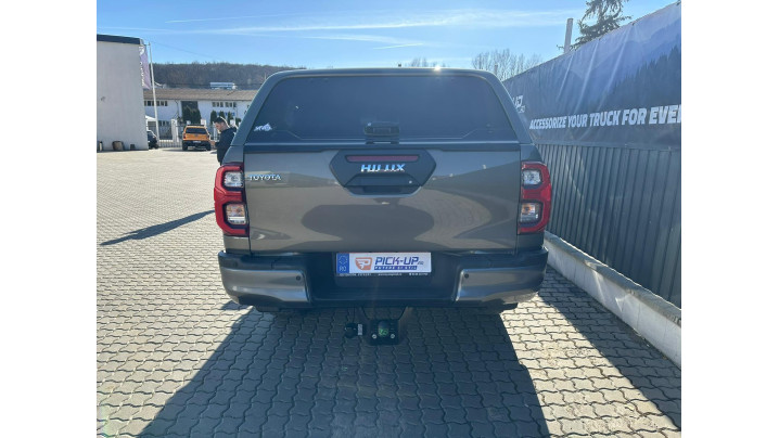 Echipare kompletta für Toyota Hilux 2025