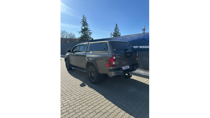 Fully equiped Toyota Hilux 2025