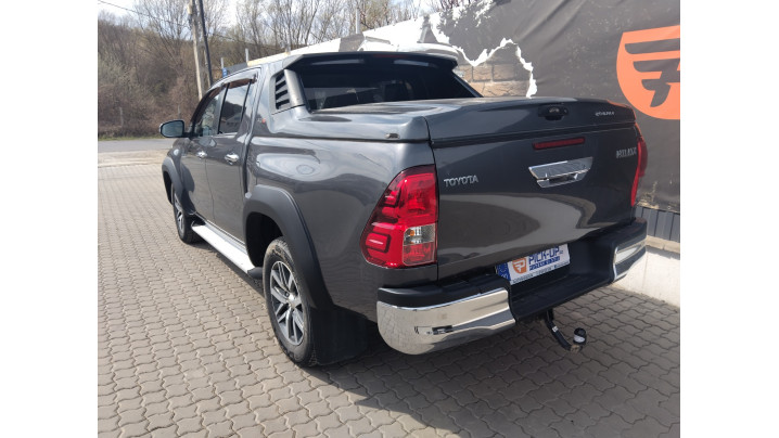 Fully equiped Toyota Hilux 2020