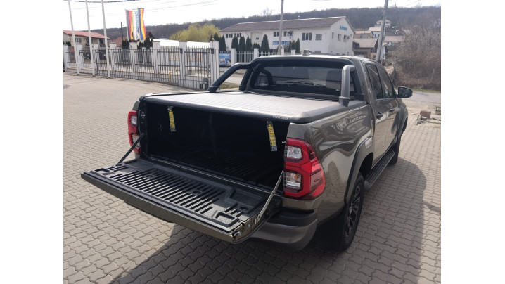 Montare rulou de bena und rollbar pe Toyota Hilux 2025