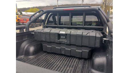 Warn Evo 10S winch and Rocky rollbar installed on Toyota Hilux 2025