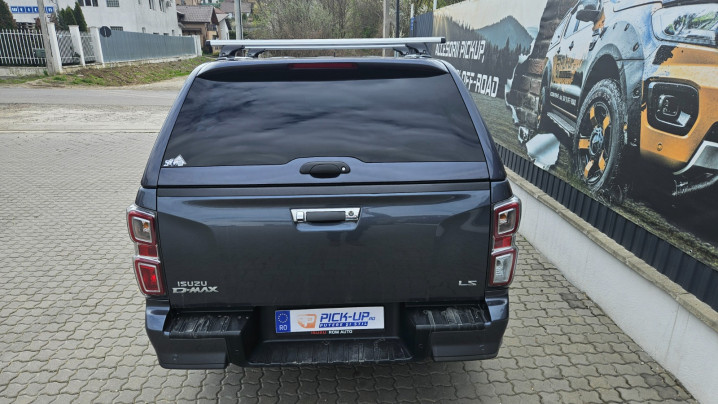 Alpha CMX-W canopy installed on Isuzu D-Max 2021