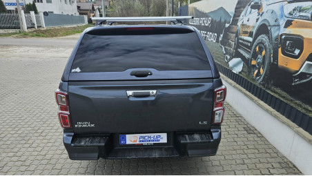 Alpha CMX-W canopy installed on Isuzu D-Max 2021