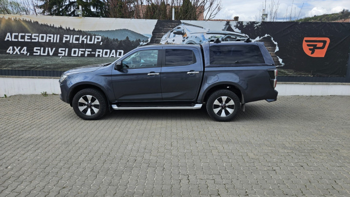 Alpha CMX-W canopy installed on Isuzu D-Max 2021