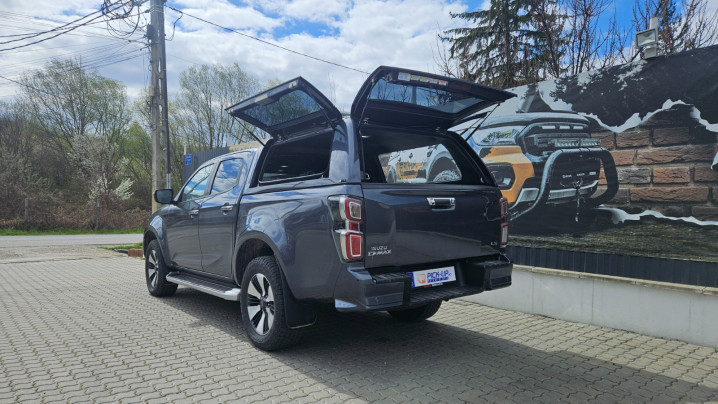 Alpha CMX-W canopy installed on Isuzu D-Max 2021
