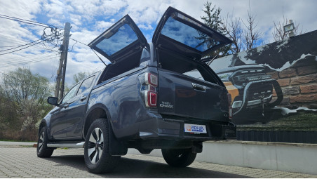 Alpha CMX-W canopy installed on Isuzu D-Max 2021