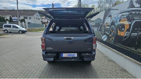 Alpha CMX-W canopy installed on Isuzu D-Max 2021