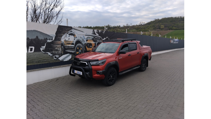 Fully equiped Toyota Hilux 2025