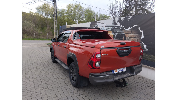 Fully equiped Toyota Hilux 2025