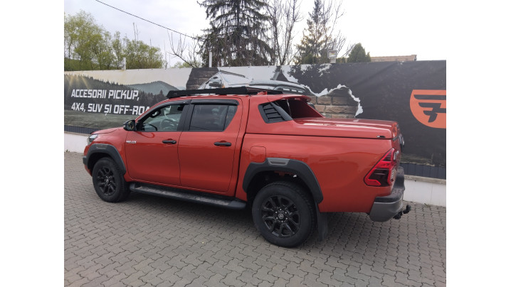 Fully equiped Toyota Hilux 2025
