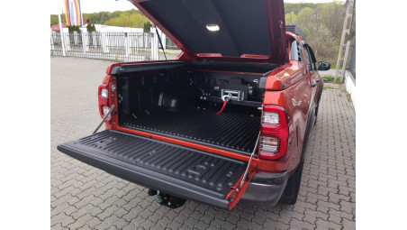 Fully equiped Toyota Hilux 2025