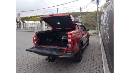 Fully equiped Toyota Hilux 2025