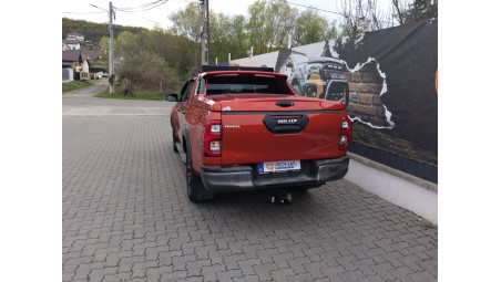 Fully equiped Toyota Hilux 2025