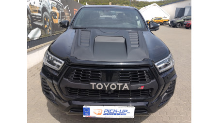 Montare extensie capotă și protecții laterale Safari pe Toyota Hilux GR Sport 2024