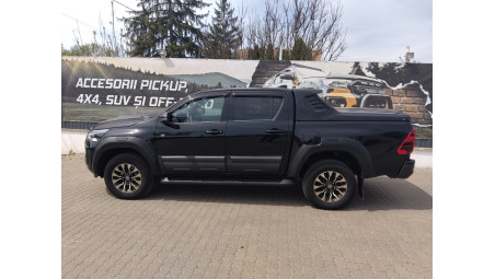 Montare extensie capotă și protecții laterale Safari pe Toyota Hilux GR Sport 2024
