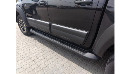 Montare extensie capotă și protecții laterale Safari pe Toyota Hilux GR Sport 2024