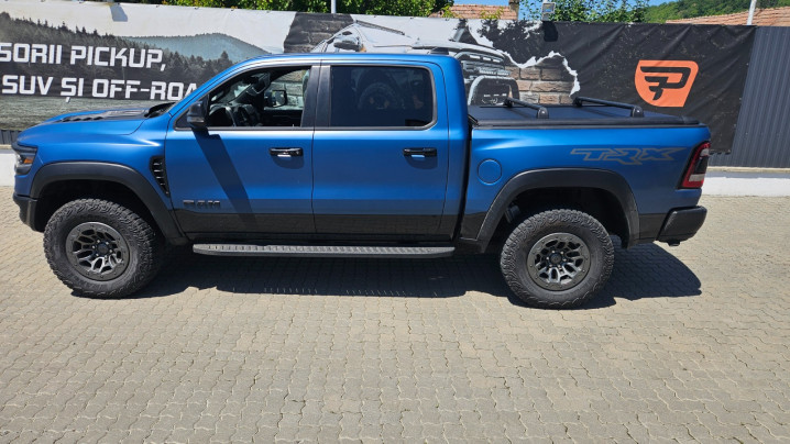 Montare rulou de bena si bare transversale pentru rulou pe Dodge Ram TRX