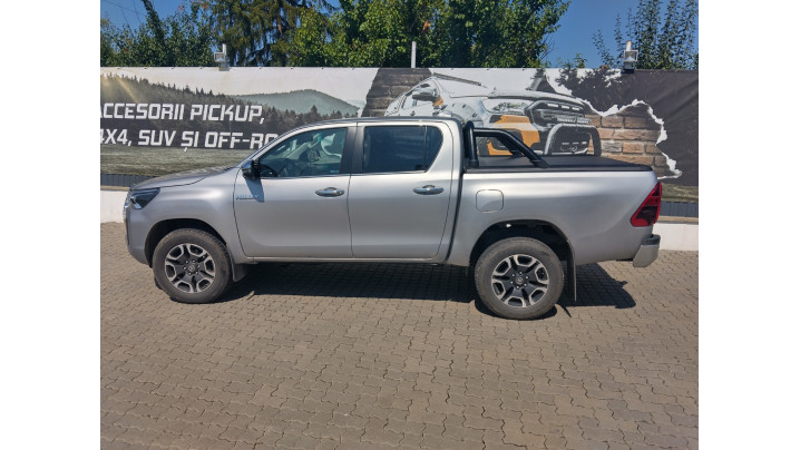 Montare rulou de bena si rollbar marca RealTruck pe Toyota Hilux 2025