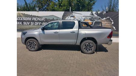 Montare rulou de bena si rollbar marca RealTruck pe Toyota Hilux 2025
